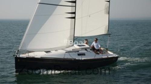 Beneteau First 25 Spesifikasjoner og anmeldelser